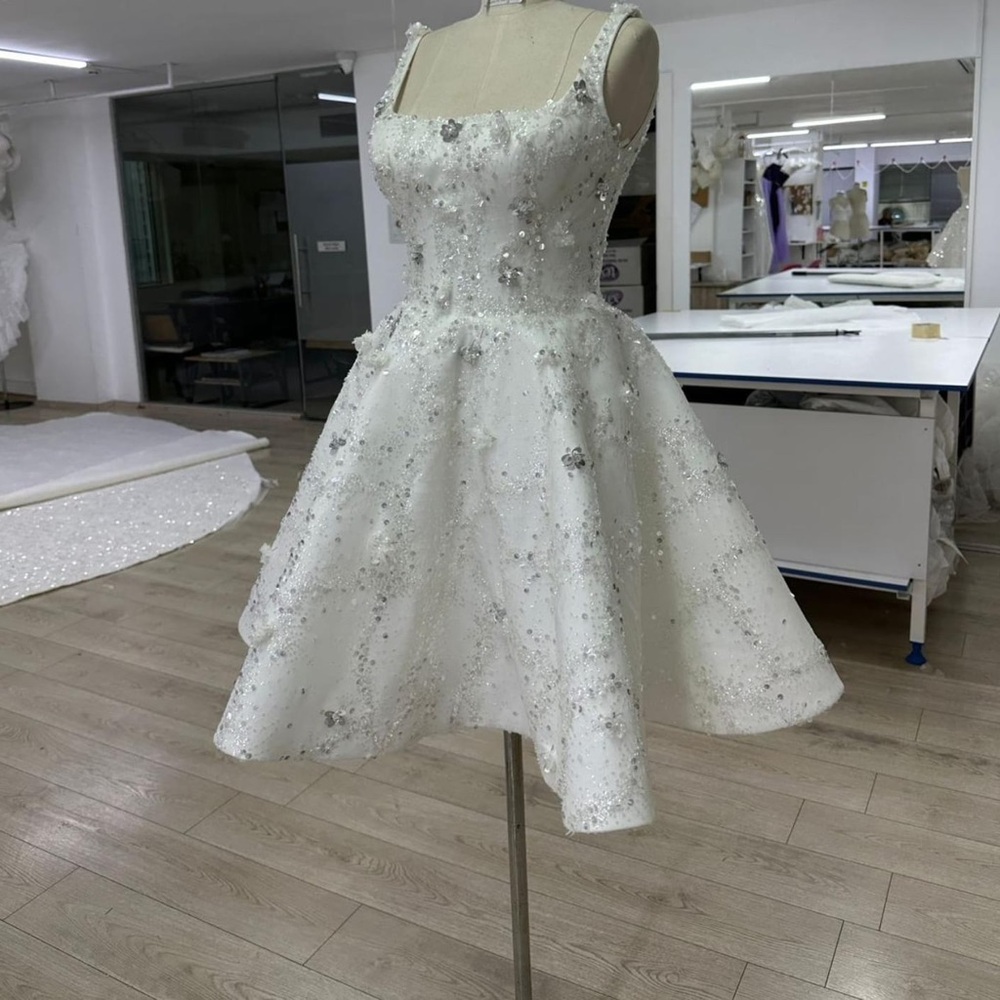 Elegant White Floral Dress